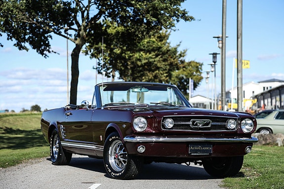 Ford Mustang 5 of 21
