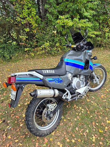 Yamaha XTZ Super Tenere 750 3 of 4
