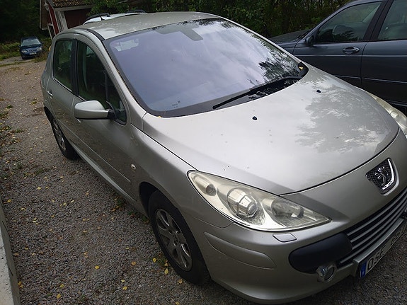 Peugeot 307 2 of 4