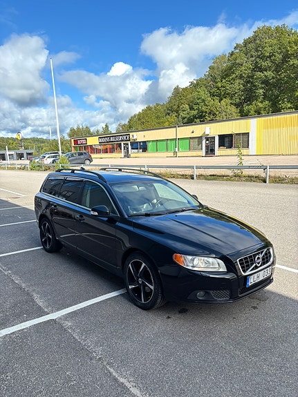 Volvo V70 4 of 6