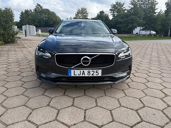 Volvo V90 2 of 15