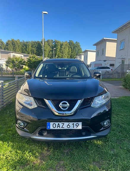 Nissan X-Trail 2 of 9