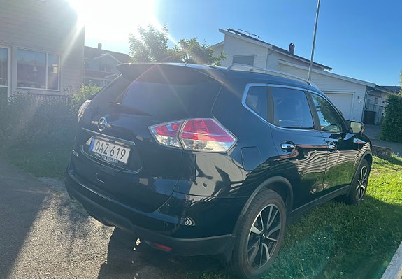 Nissan X-Trail 3 of 9