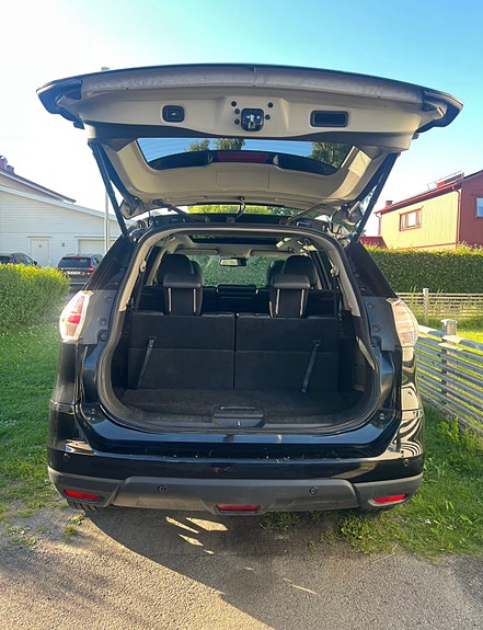 Nissan X-Trail 5 of 9