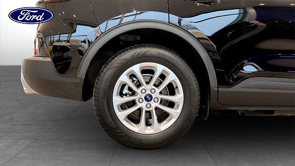Ford Kuga 9 of 12