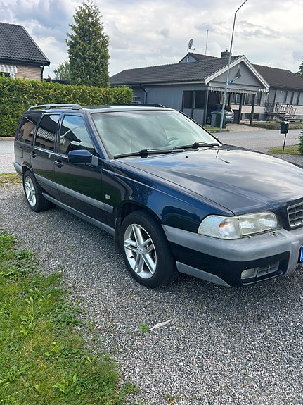 Volvo XC70 10 of 10