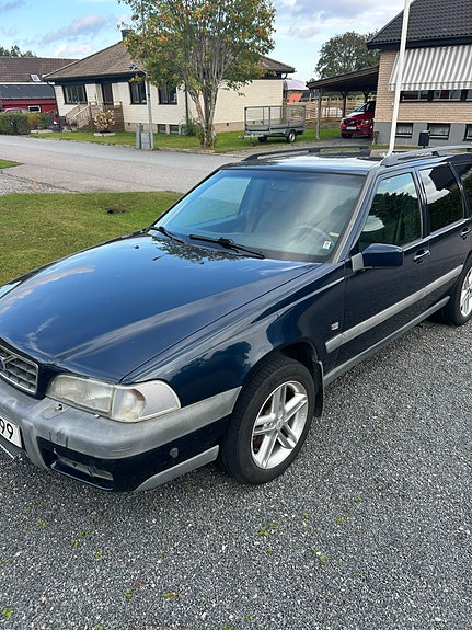 Volvo XC70 6 of 10