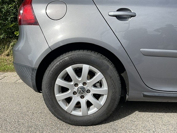 Volkswagen Golf V 10 of 13