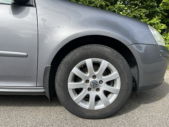Volkswagen Golf V 11 of 13