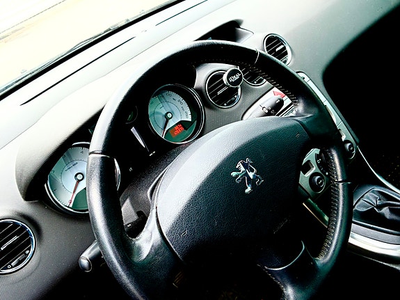 Peugeot 308 4 of 4