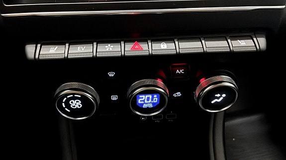 Renault Captur 17 of 24