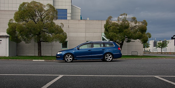 Volkswagen Passat 10 of 23