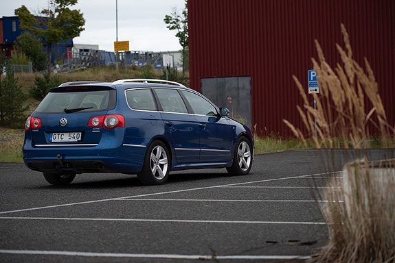 Volkswagen Passat 4 of 23