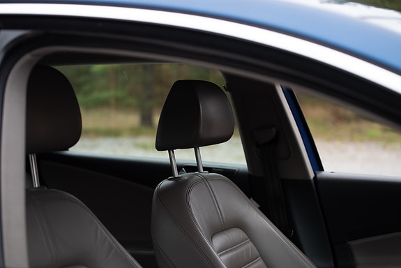 Volkswagen Passat 11 of 23