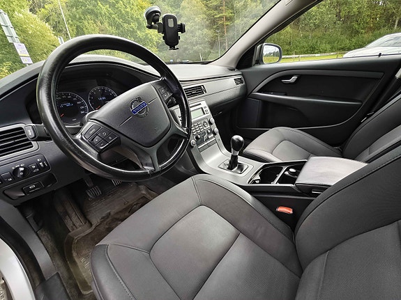 Volvo V70 6 of 16