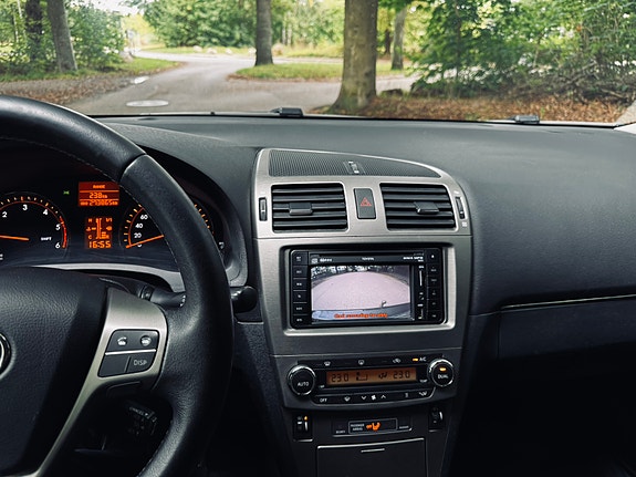 Toyota Avensis 9 of 9