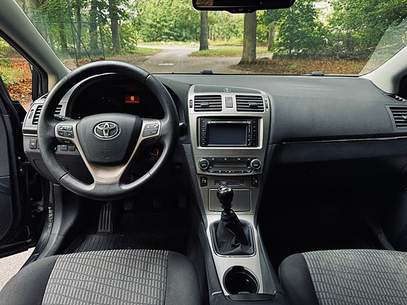 Toyota Avensis 6 of 9