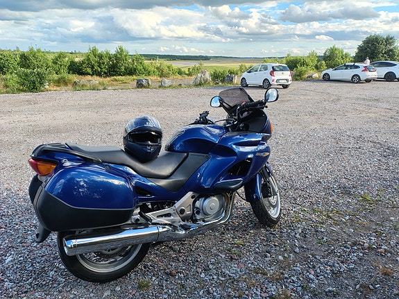 Honda NT650V Deauville 3 of 8