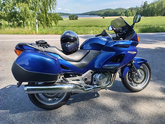 Honda NT650V Deauville 5 of 8