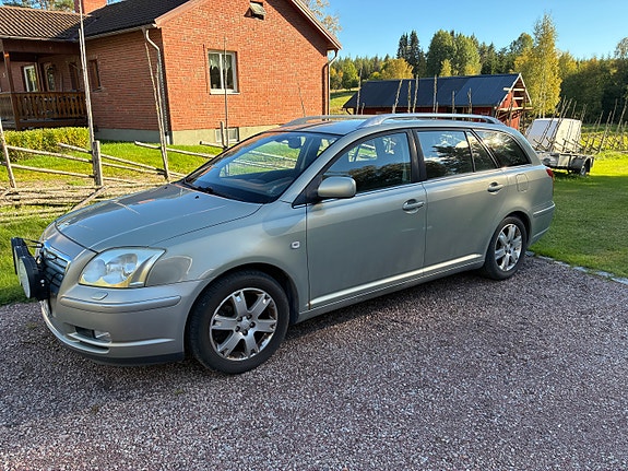 Toyota Avensis 6 of 9