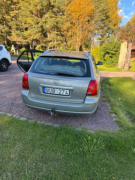 Toyota Avensis 8 of 9