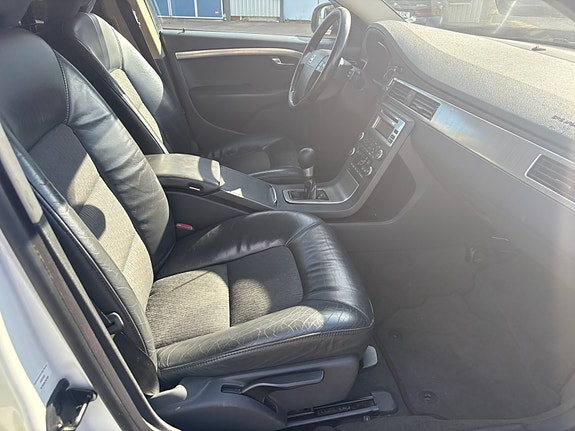Volvo V70 8 of 9