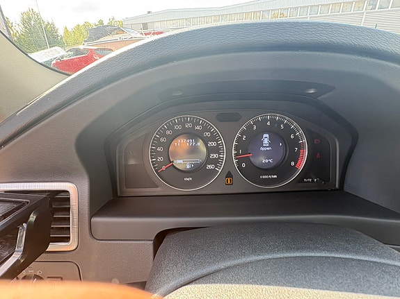 Volvo V70 6 of 9