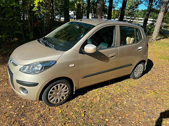 Hyundai i10 2 of 8