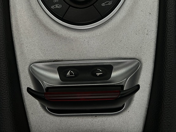 Mercedes-Benz SL500 26 of 30