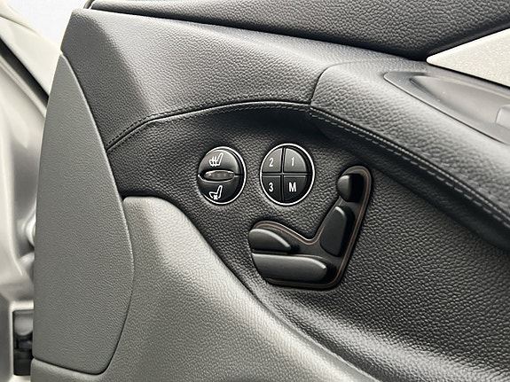 Mercedes-Benz SL500 15 of 30
