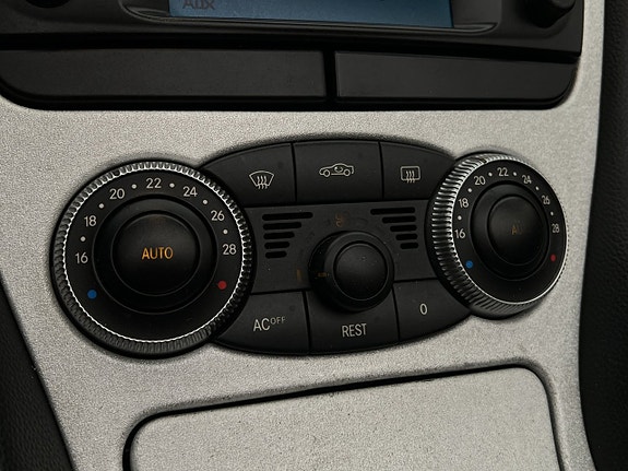 Mercedes-Benz SL500 24 of 30
