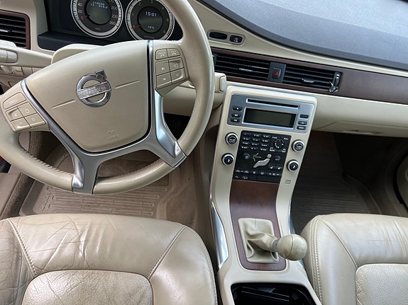 Volvo XC70 7 of 14