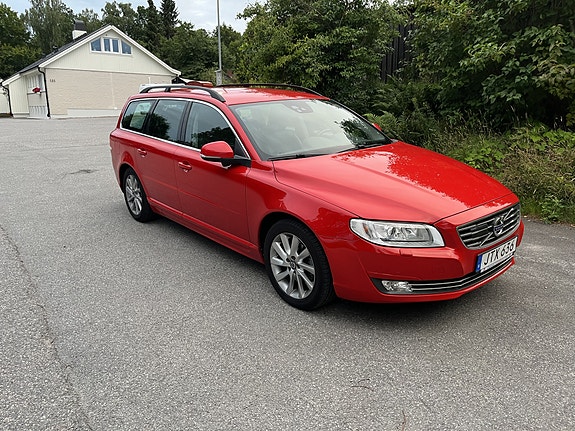 Volvo V70 3 of 9