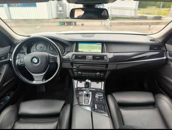 BMW 520d 4 of 6
