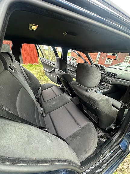 BMW 320i 7 of 8