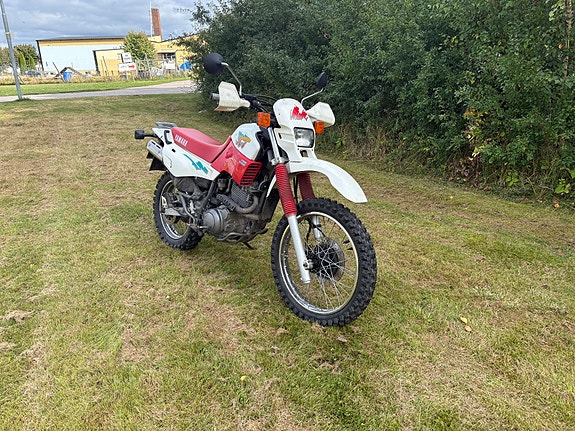 Yamaha XT600E 2 of 9