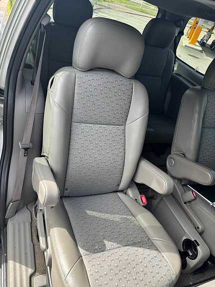 Chevrolet Uplander 7 of 14