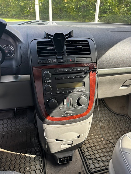 Chevrolet Uplander 11 of 14