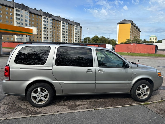 Chevrolet Uplander 3 of 14