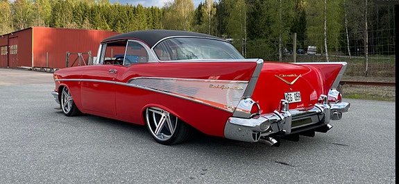 Chevrolet Bel Air 2 of 6