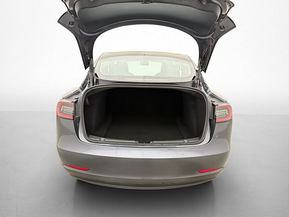 Tesla Model 3 29 of 30