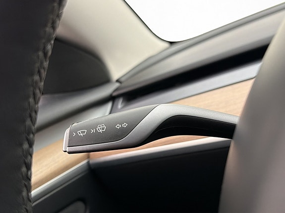 Tesla Model 3 24 of 30