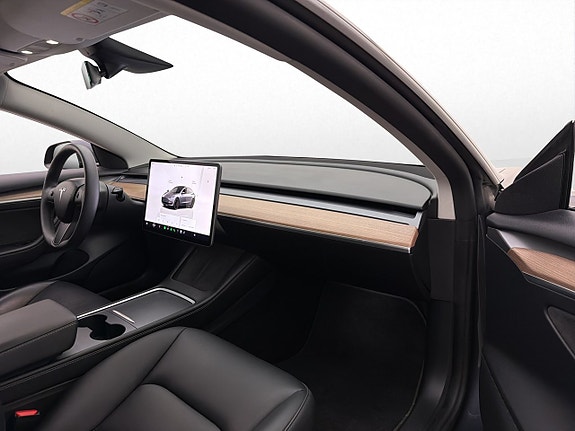 Tesla Model 3 26 of 30