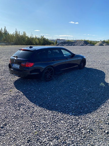 BMW 520d 3 of 11