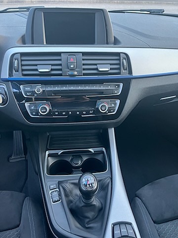 BMW 118d 8 of 11