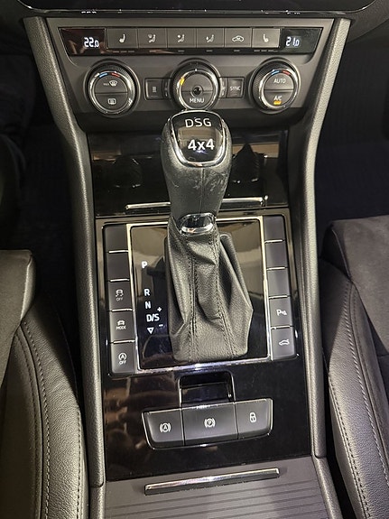 Skoda Superb 11 of 12