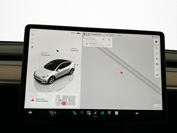 Tesla Model Y 20 of 30