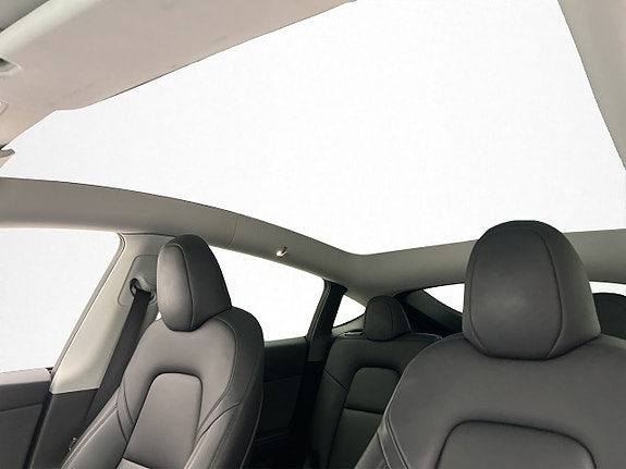 Tesla Model Y 13 of 30