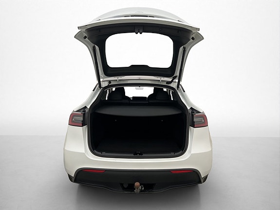 Tesla Model Y 30 of 30
