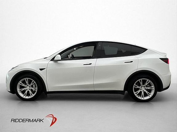 Tesla Model Y 5 of 30